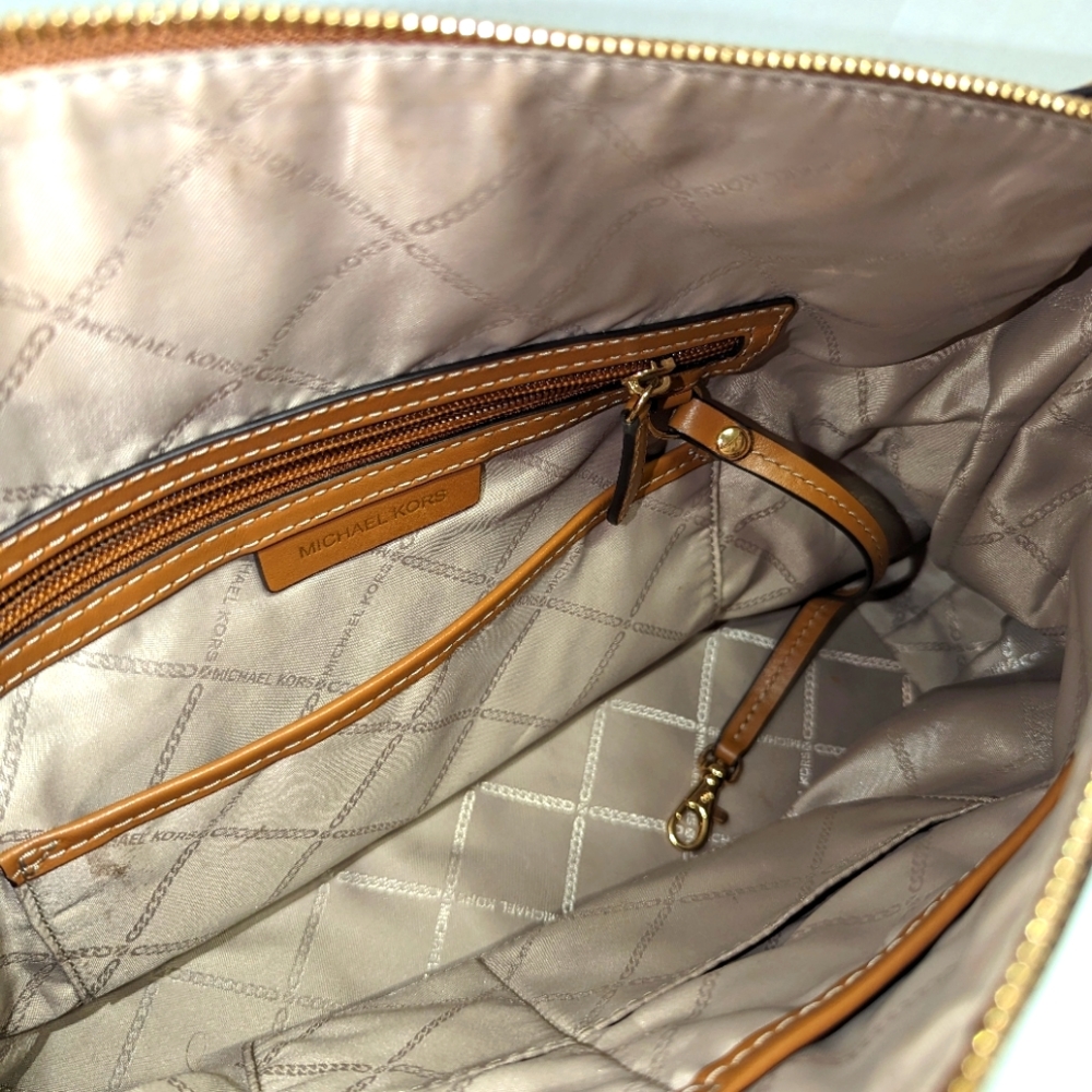 Michael Kors Crosby Pebbled Leather Bag - Every Day Purse - Picture 11 of 15